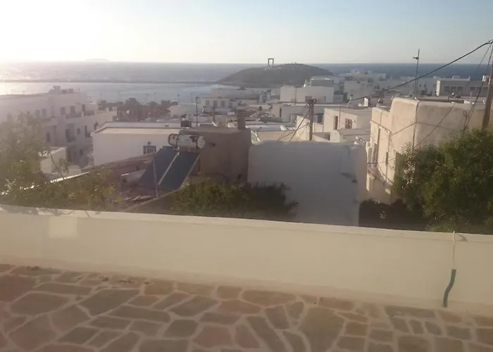 Spiti Vassili Kai Eirinis Melissinou Naxos City